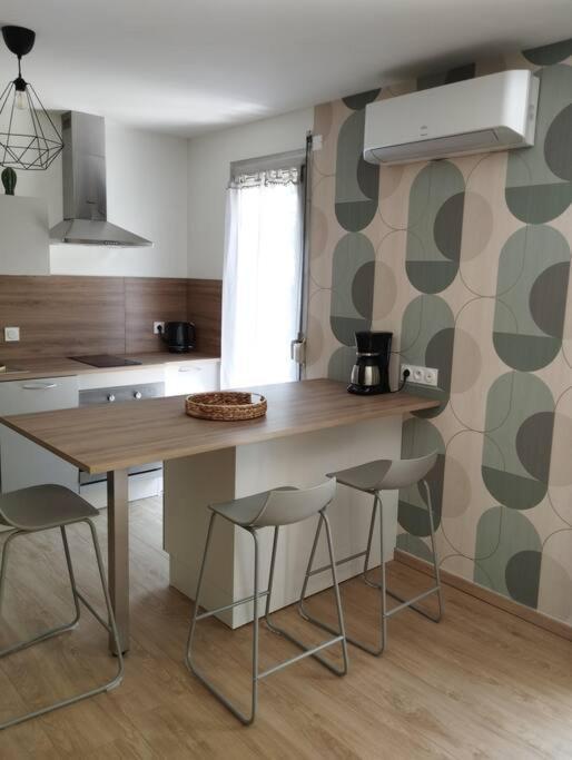 Studio Climatise Et Spacieux Situe Pres Des Parcs Βισύ Εξωτερικό φωτογραφία